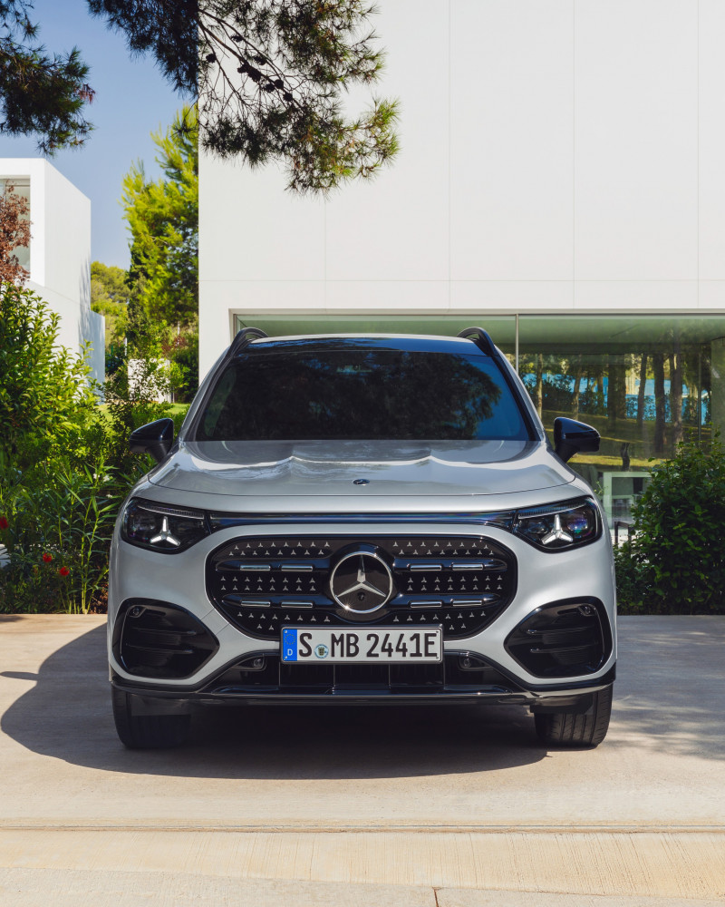 Mercedes-Benz GLB sneak peek